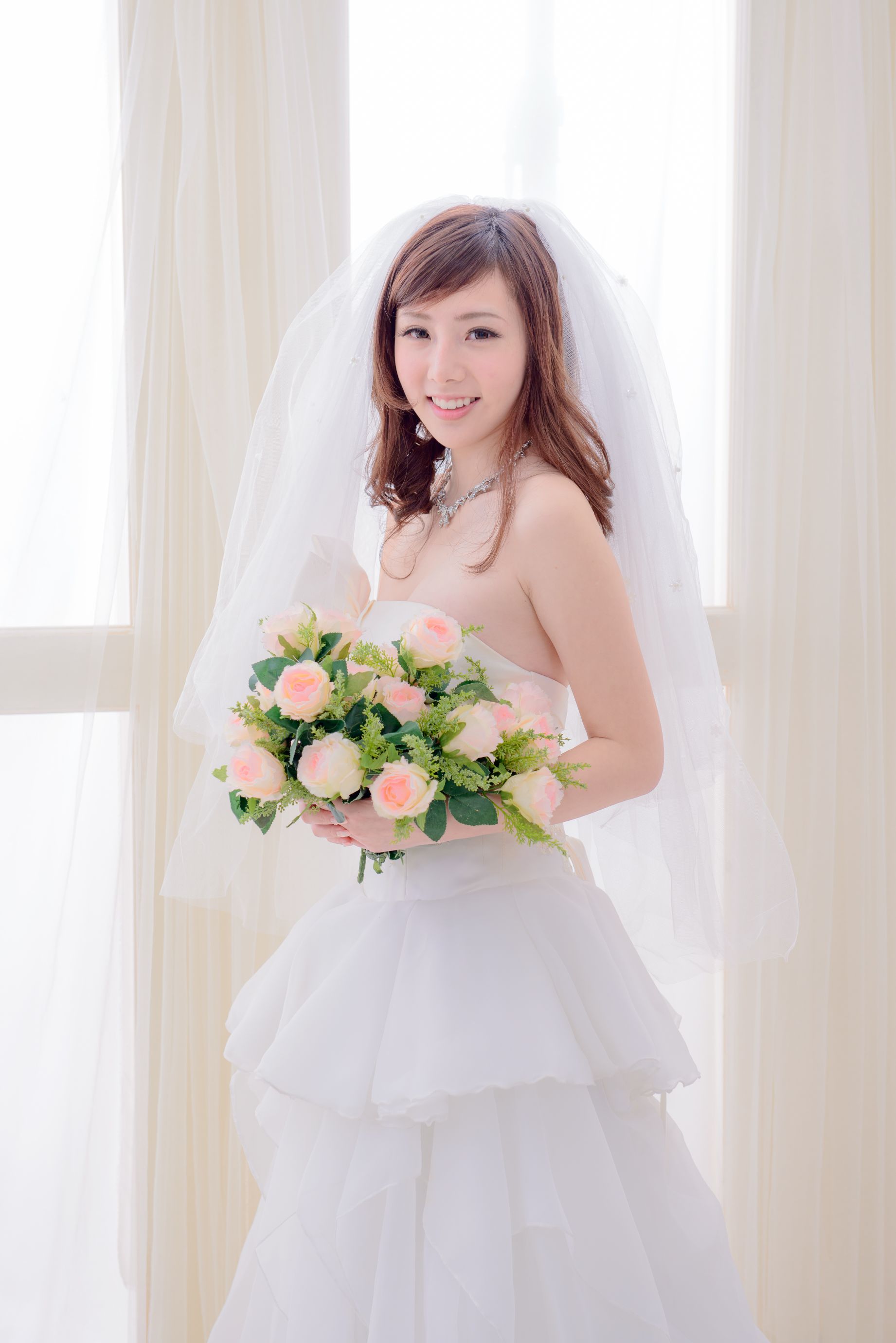 [婚纱美女] 陈思颖 - 蓝白婚纱影集套图[70](第48页)