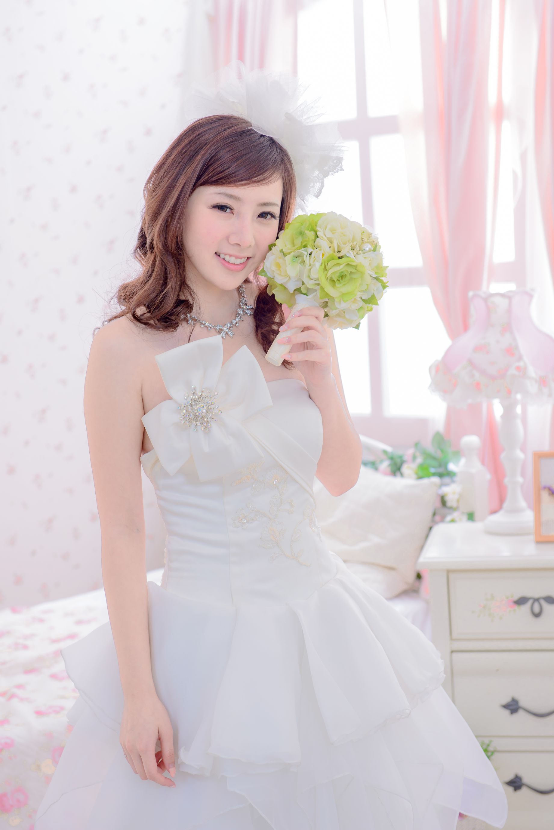 [婚纱美女] 陈思颖 - 蓝白婚纱影集套图[70](第54页)