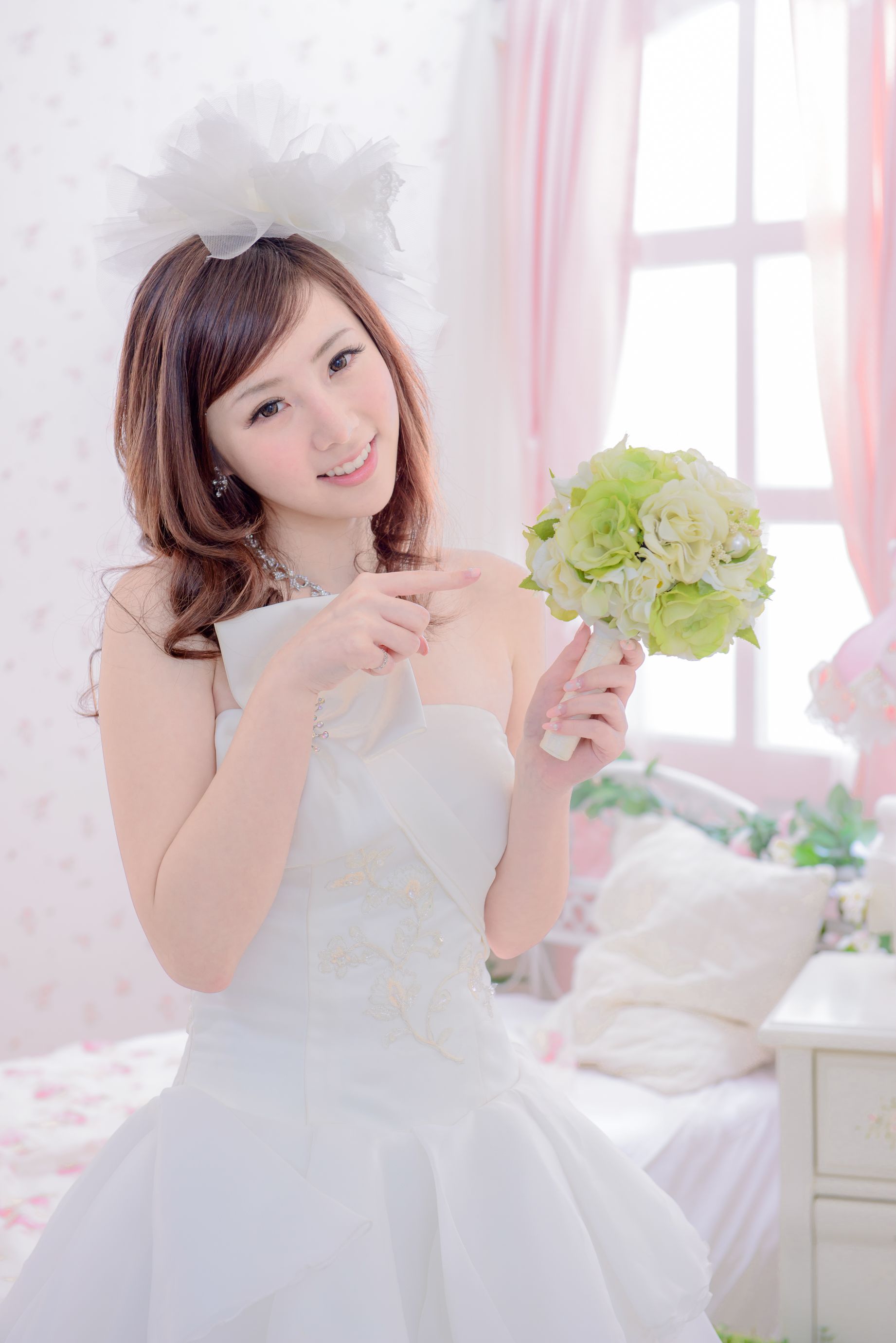 [婚纱美女] 陈思颖 - 蓝白婚纱影集套图[70](第55页)