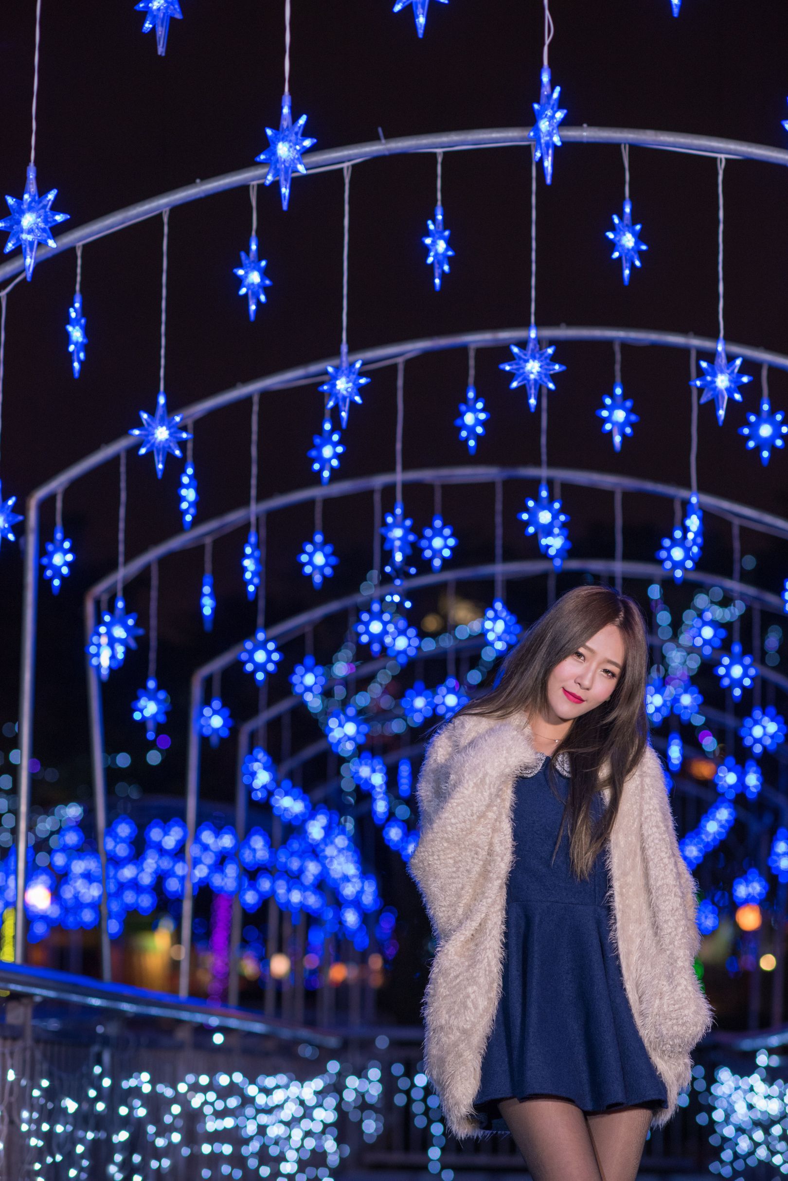 [Beautyleg外拍] Winnie小雪 - 新北欢乐圣诞城夜拍超高清图片合集[39](第3页)