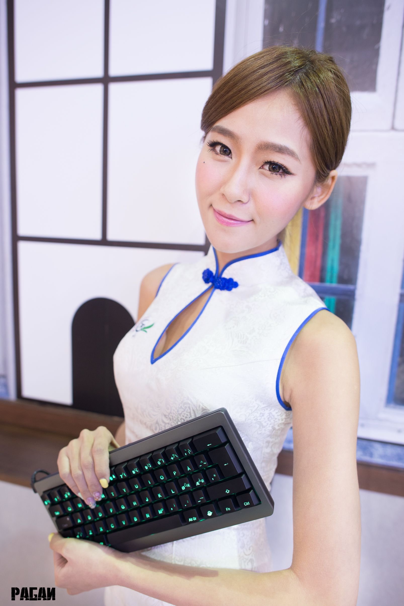 [Beautyleg番外篇] winnie小雪 - 2014年6月台北电脑展摄影[17](第2页)