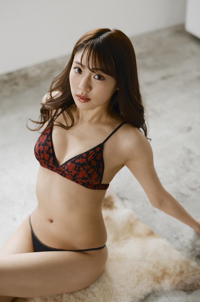 [WPB-net] No.228 志田友美 スペシャル写真集「東京物語」[126](第88页)