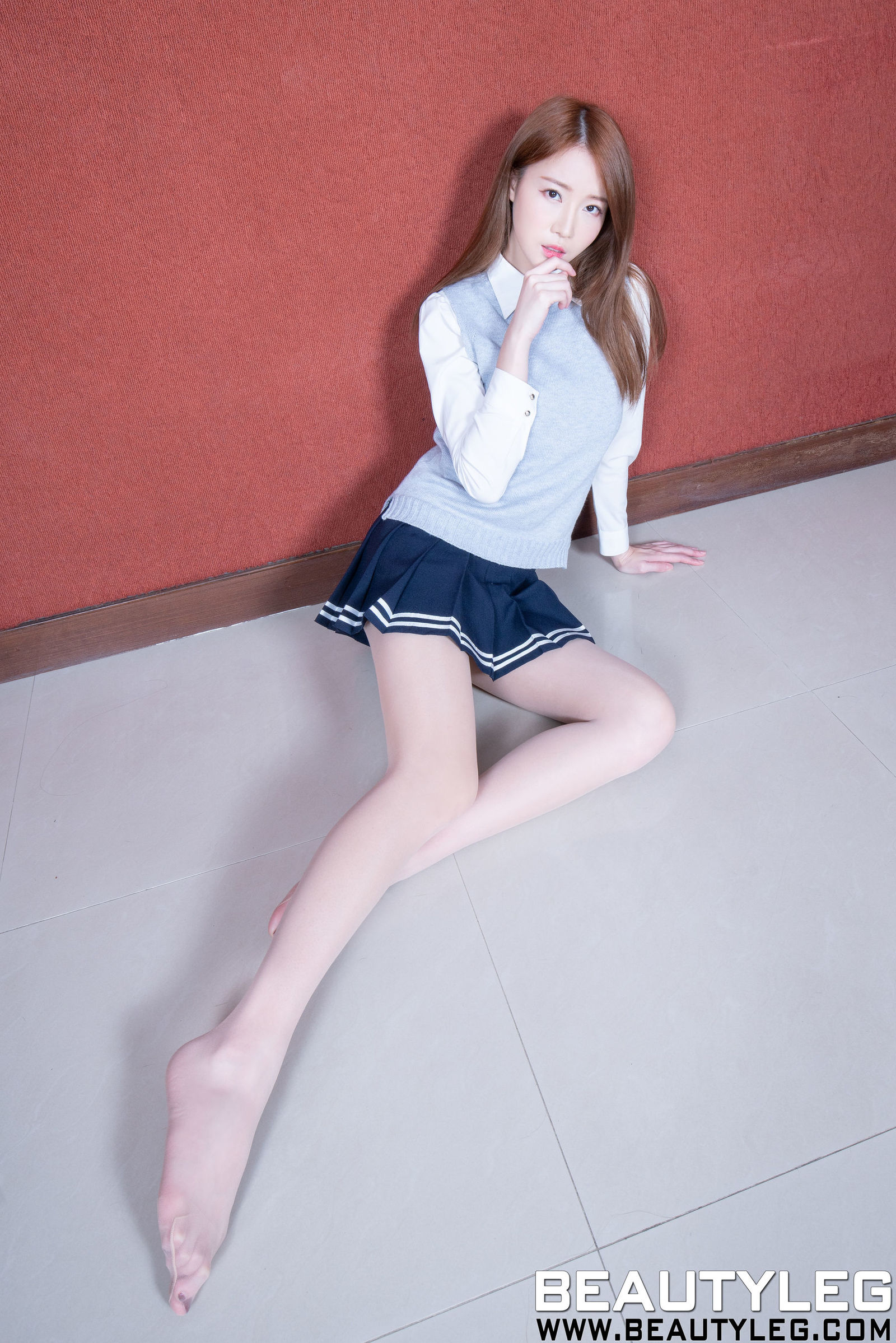 [Beautyleg] No.1755 Lia杨思原 - 制服美腿写真[48](第25页)