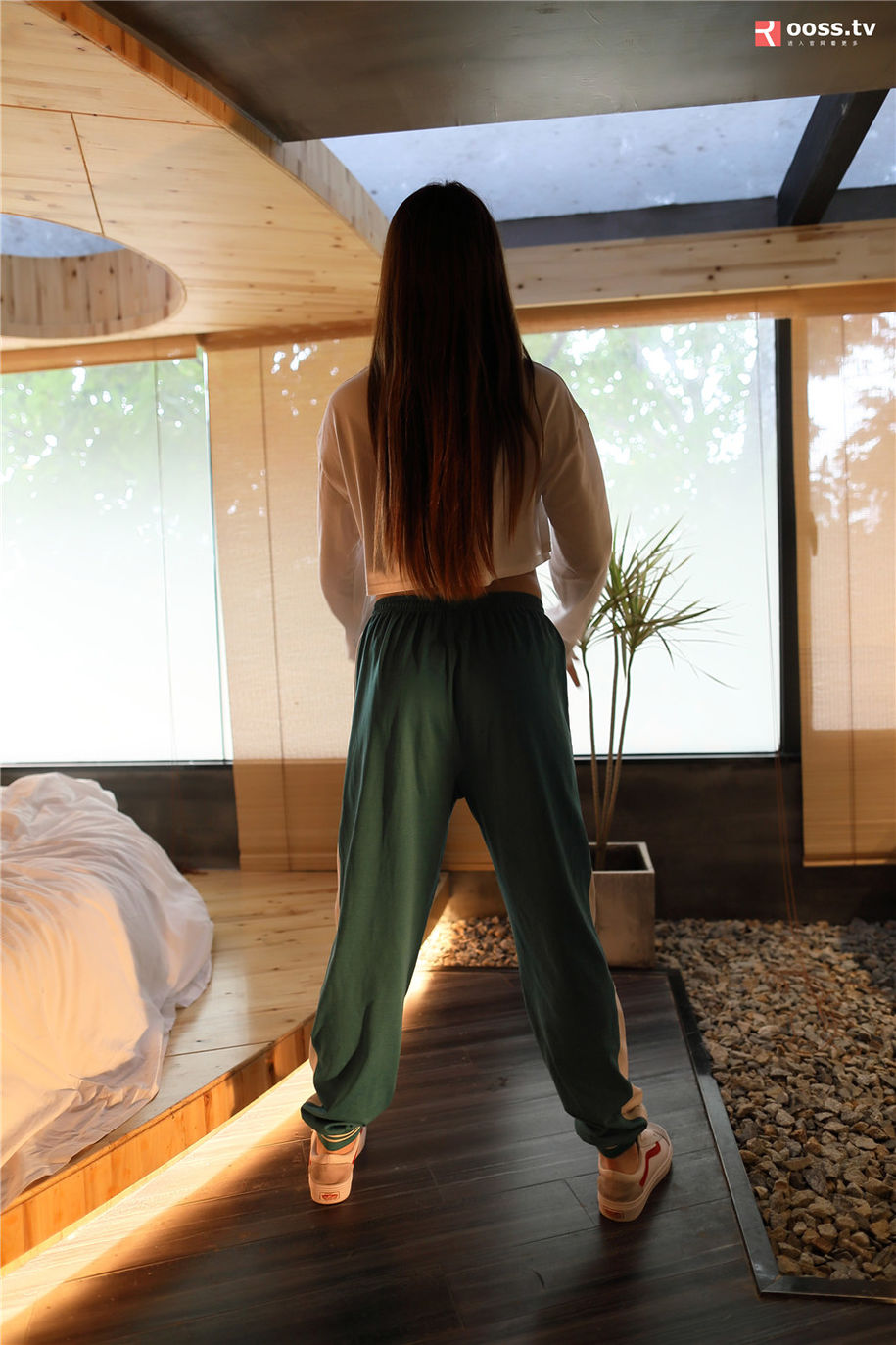 ROSI写真 小清新美女透视装酥胸诱惑写真集(第32页)