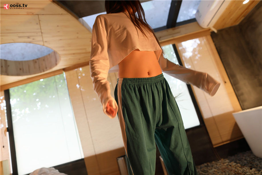 ROSI写真 小清新美女透视装酥胸诱惑写真集(第64页)