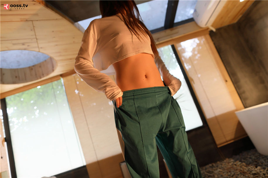 ROSI写真 小清新美女透视装酥胸诱惑写真集(第67页)