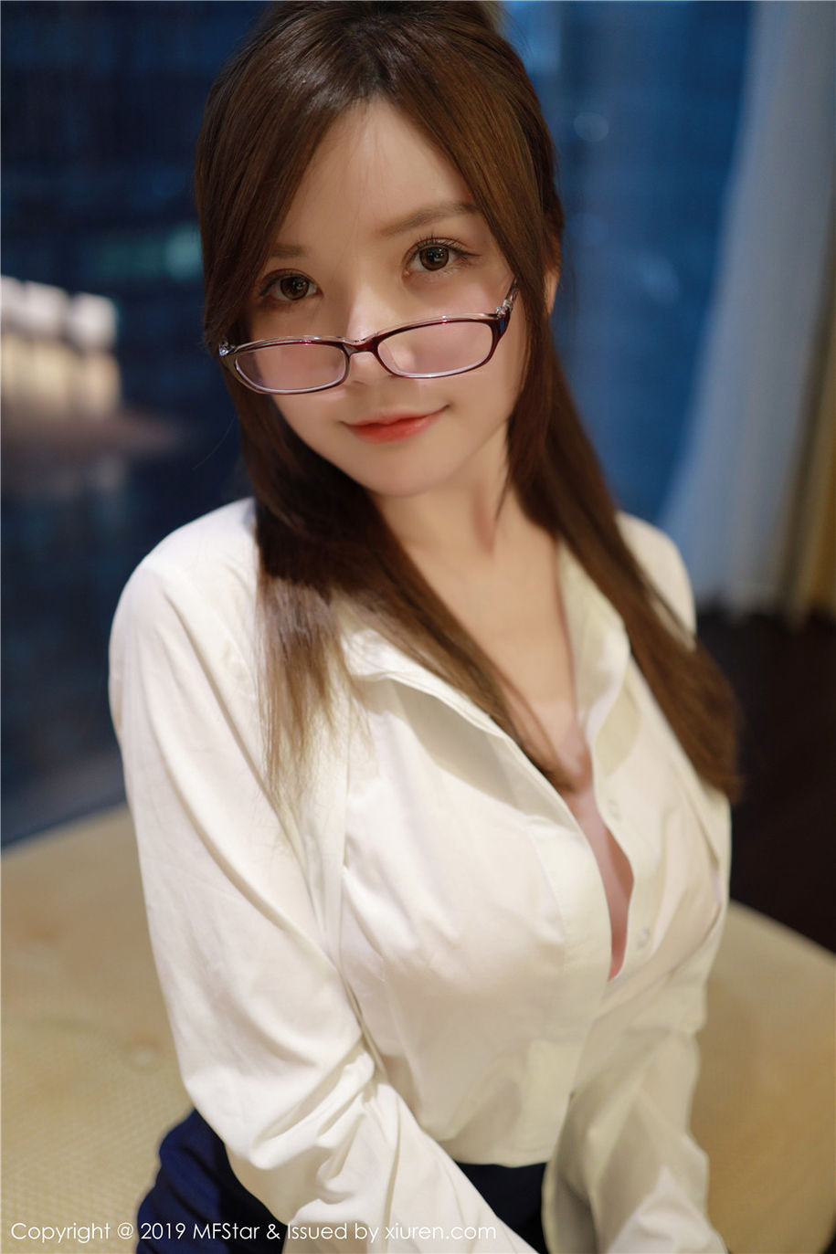 丰满秘书糯美子Mini制服丝袜诱惑写真集(第41页)