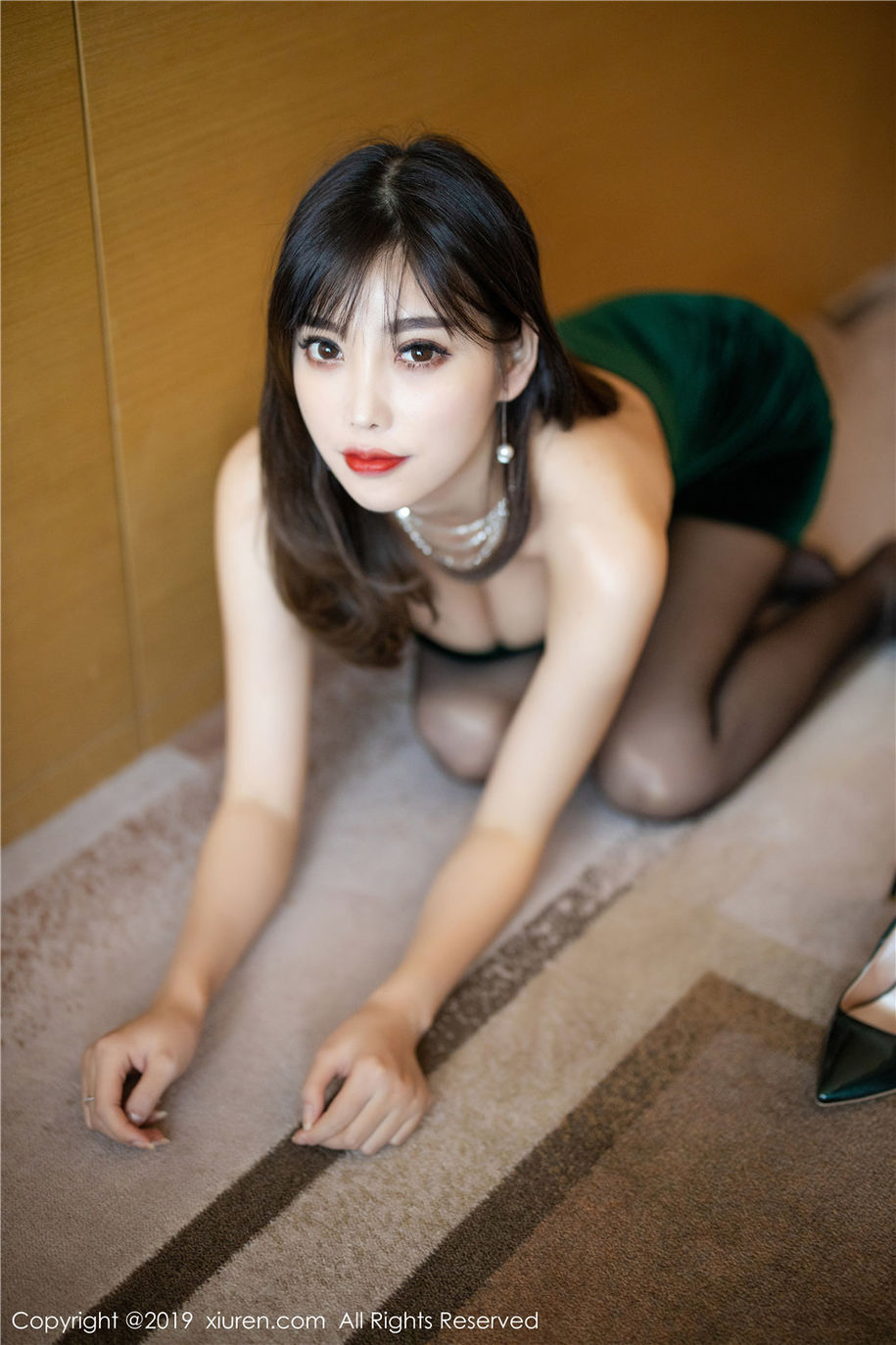 惊艳美女杨晨晨sugar低胸装超短裙黑丝性感写真(第72页)