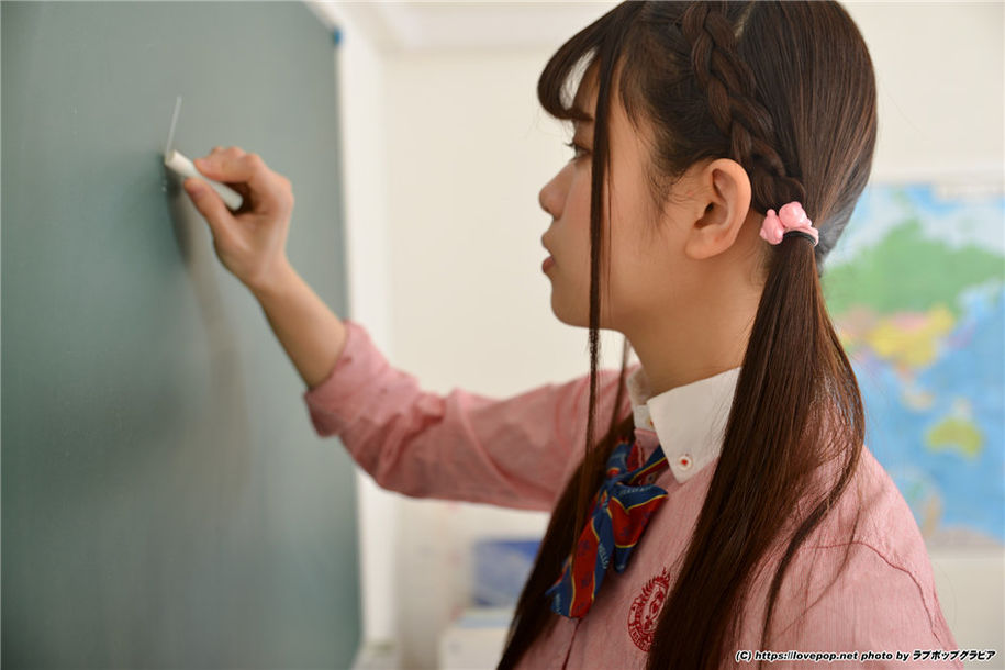 高清制服写真可爱美女近江爽良美女生活照(第42页)