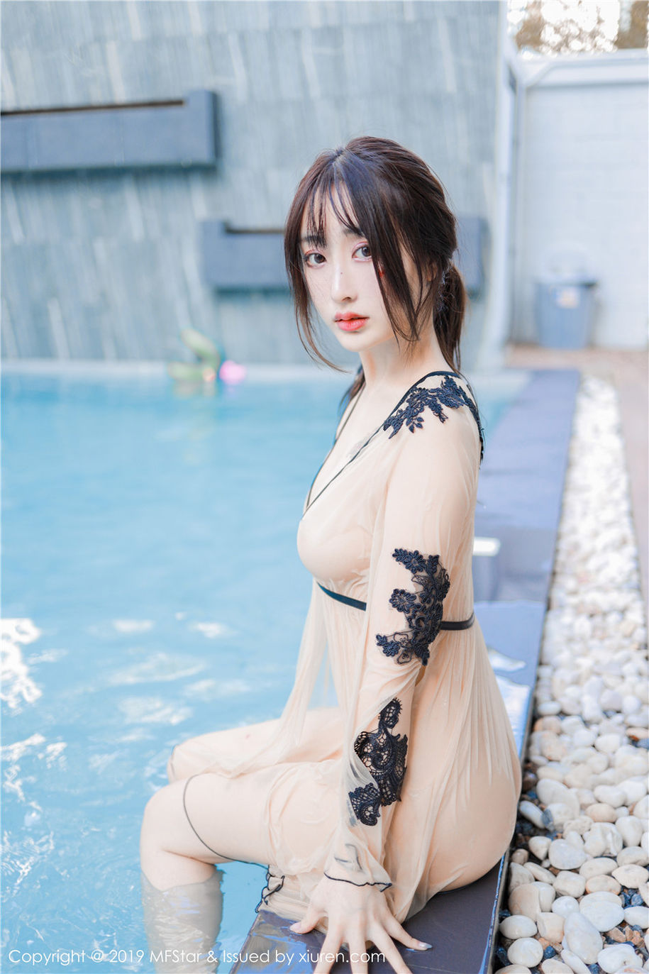 气质美女Betty林子欣美乳长腿湿身诱惑写真(第47页)