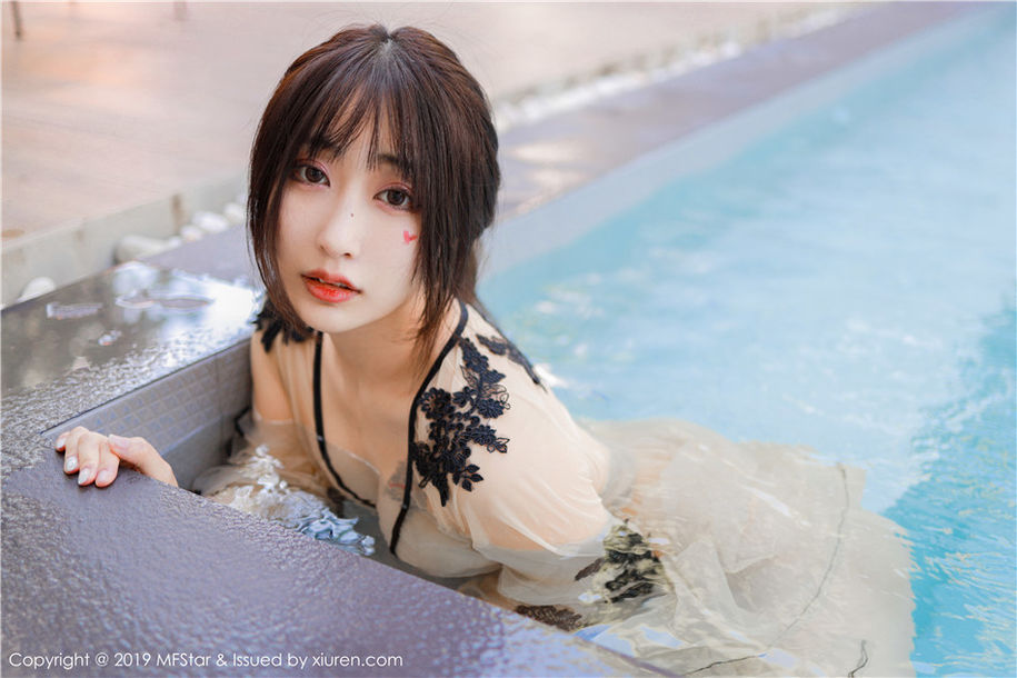 气质美女Betty林子欣美乳长腿湿身诱惑写真(第58页)