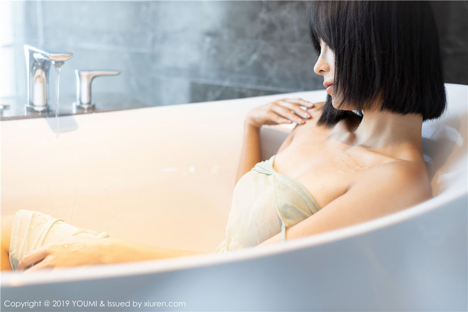 吊带美女蓝夏Akasha养眼酥胸浴室诱惑写真(第38页)