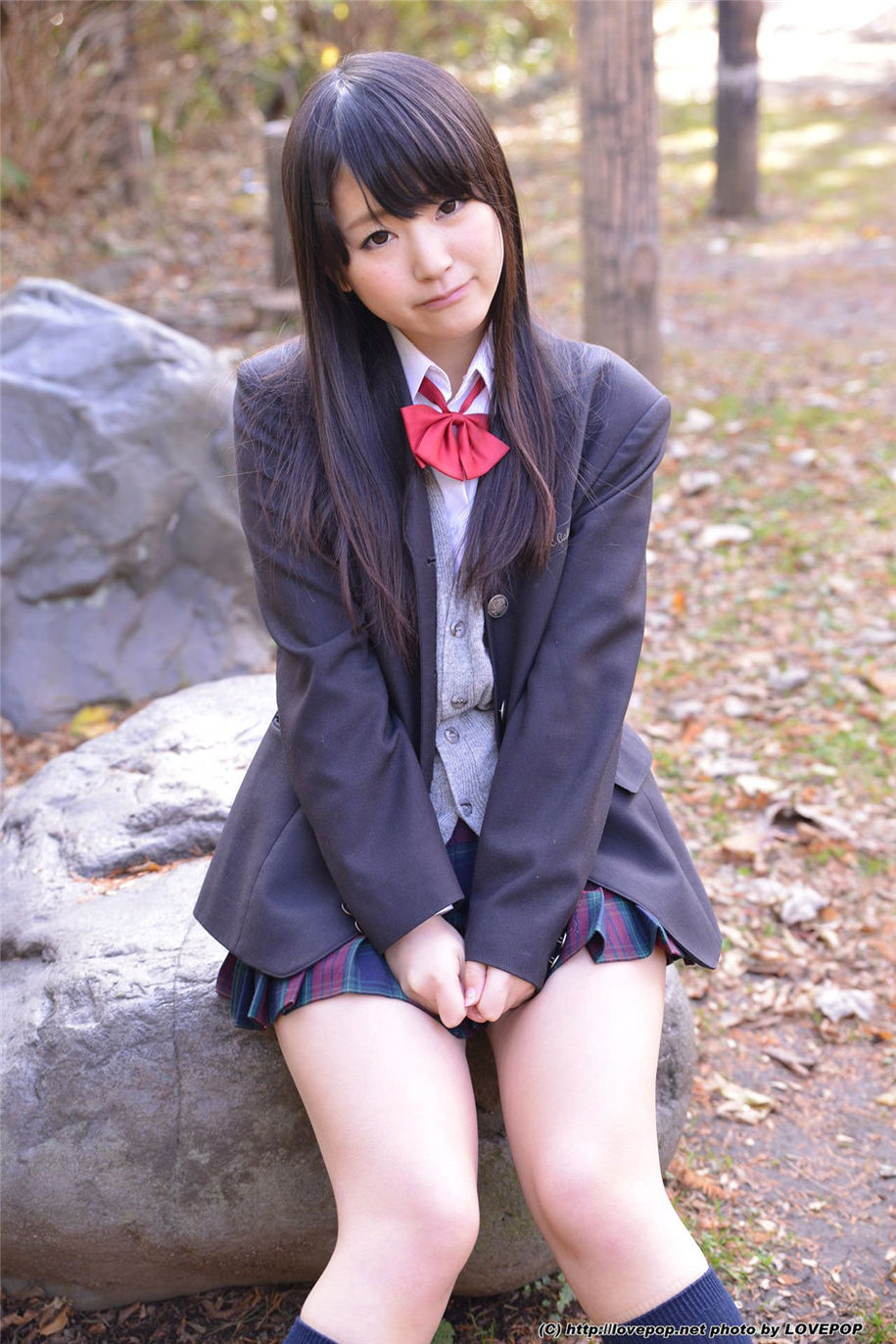 木村つな长发美女制服户外诱惑私拍写真(第13页)