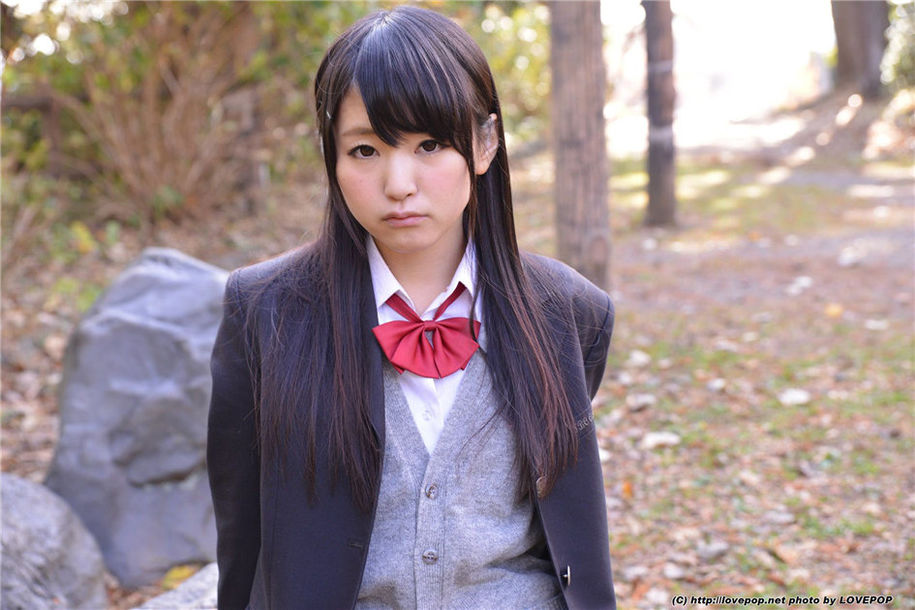 木村つな长发美女制服户外诱惑私拍写真(第14页)