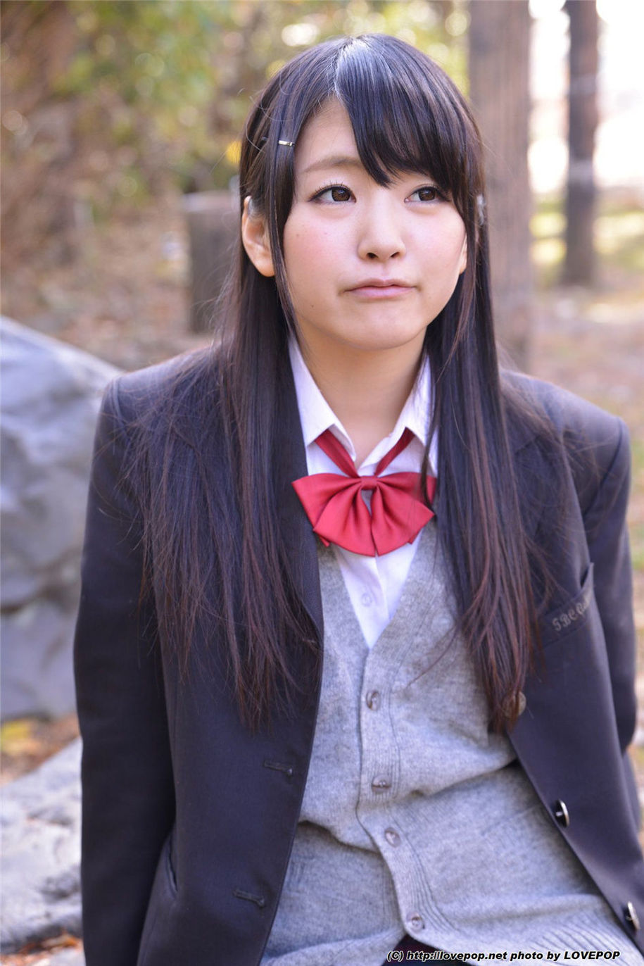 木村つな长发美女制服户外诱惑私拍写真(第15页)