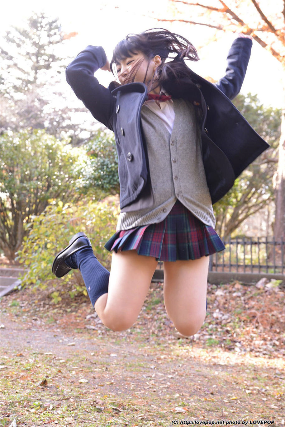 木村つな长发美女制服户外诱惑私拍写真(第22页)