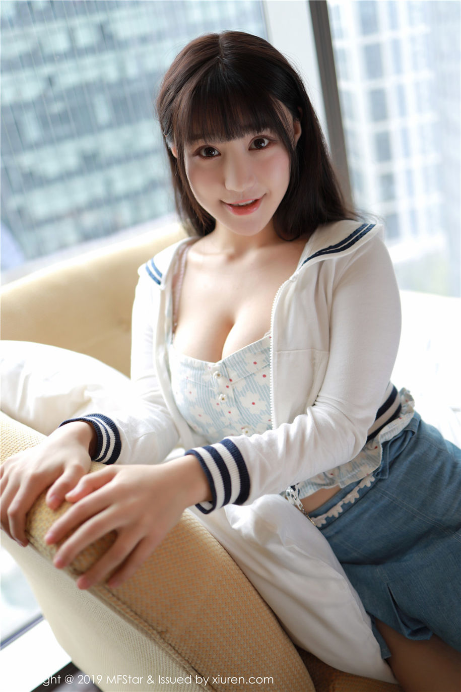 爆乳嫩模Flower朱可儿低胸装大尺度写真集(第51页)