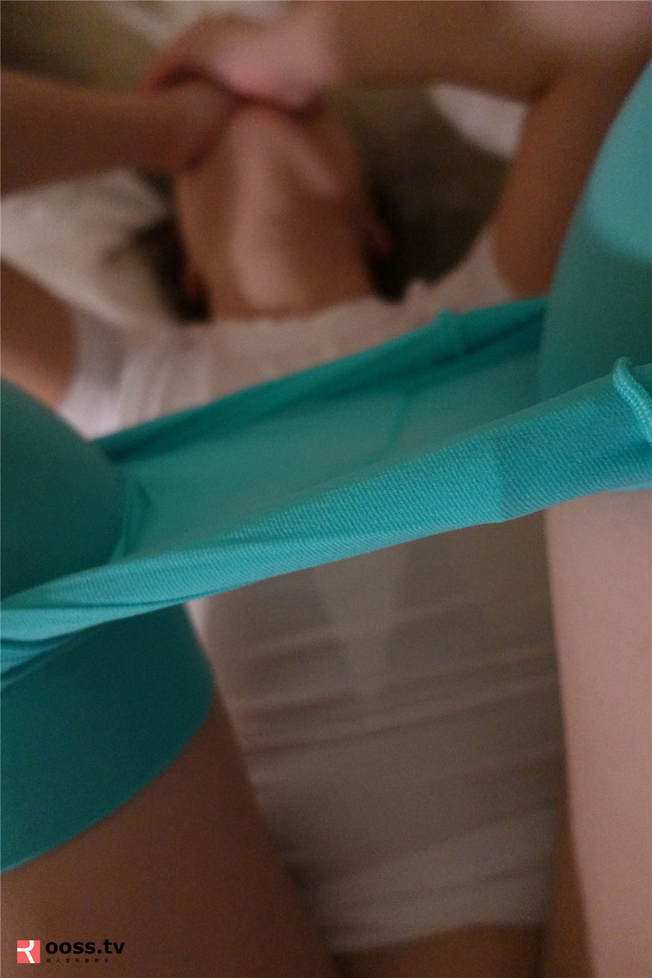 ROSI写真  丝袜少妇丰满美臀诱惑写真集(第21页)
