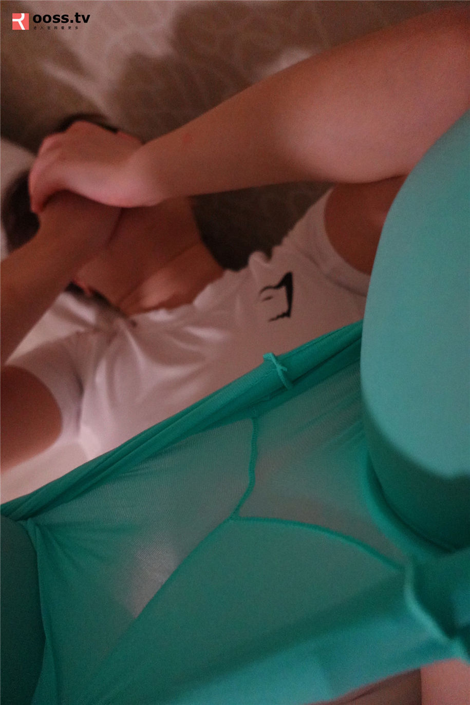 ROSI写真  丝袜少妇丰满美臀诱惑写真集(第31页)