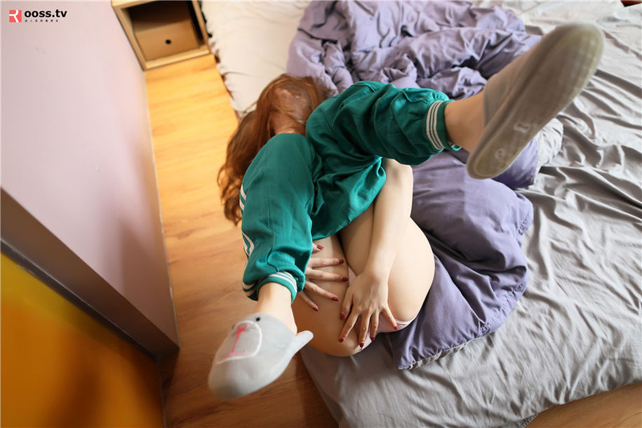 ROSI写真  风骚学生妹性感内衣床上诱惑私拍图片(第38页)