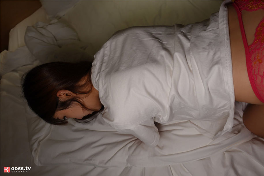 ROSI写真 风骚熟女蕾丝内衣美臀诱惑写真集(第51页)