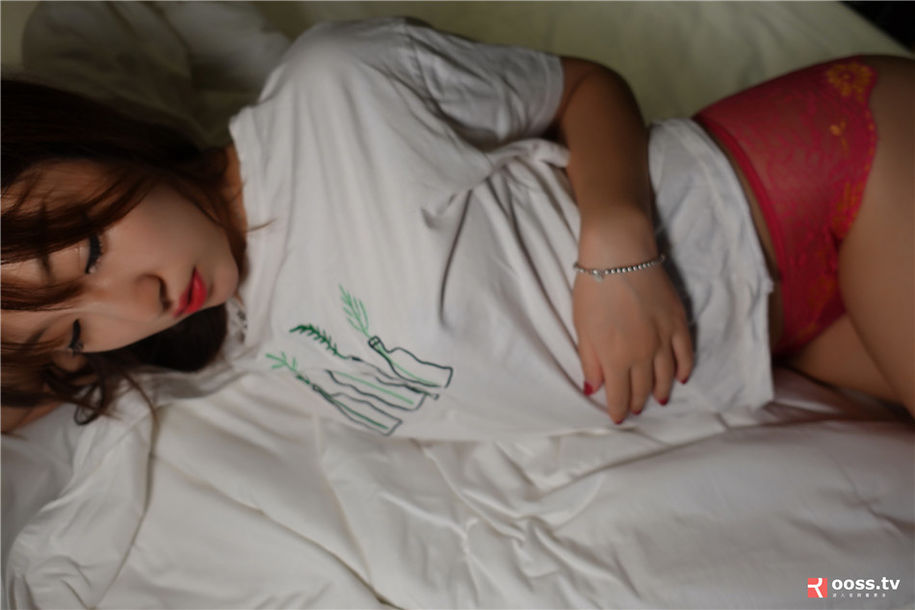 ROSI写真 风骚熟女蕾丝内衣美臀诱惑写真集(第52页)