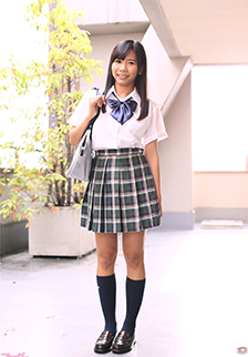 日本少女学生妹ルナ制服图片高清