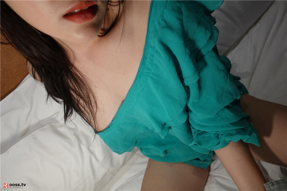 ROSI写真 清纯美女情趣睡衣诱惑床照(第50页)