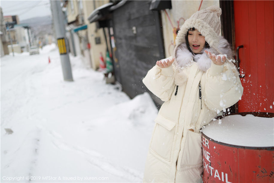 甜美女生徐微微mia丰满美乳雪地大胆写真(第11页)