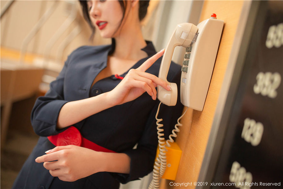 极品美女空姐阿朱制服内衣酥胸诱惑写真集(第51页)
