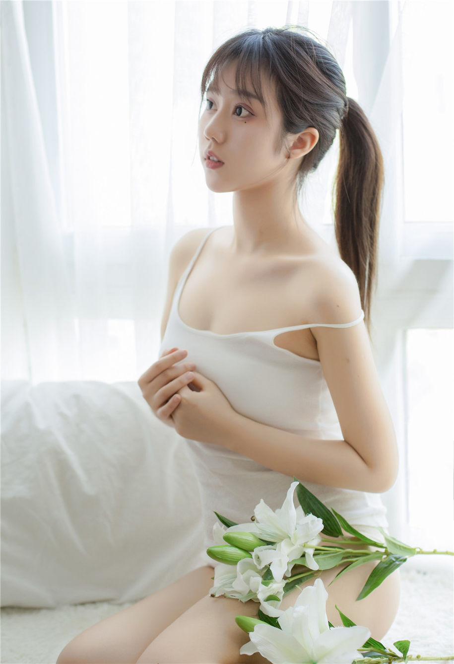 00后美女家居服美腿诱惑写真集(第54页)