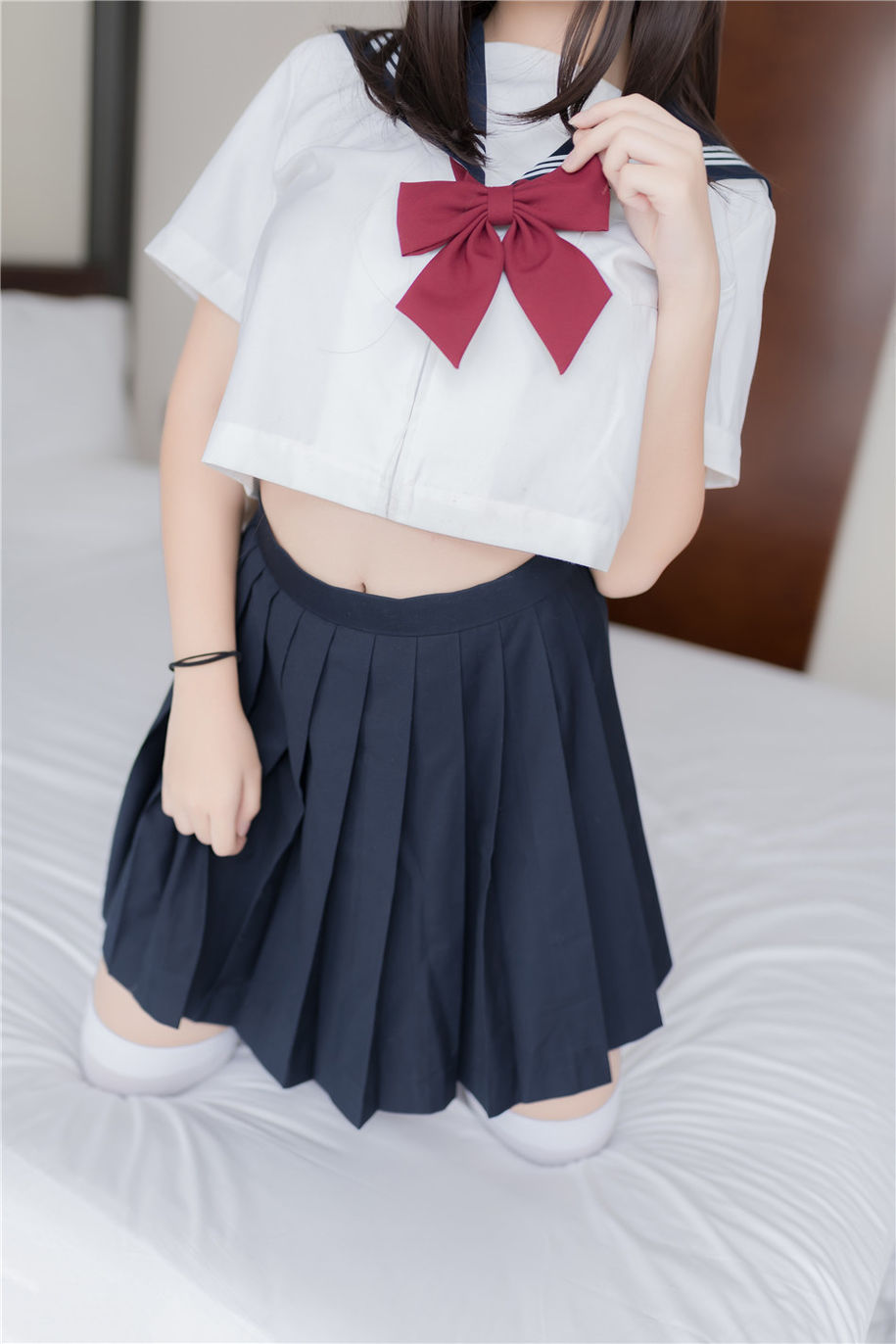 可爱美女jk制服白丝袜诱惑私房照(第21页)