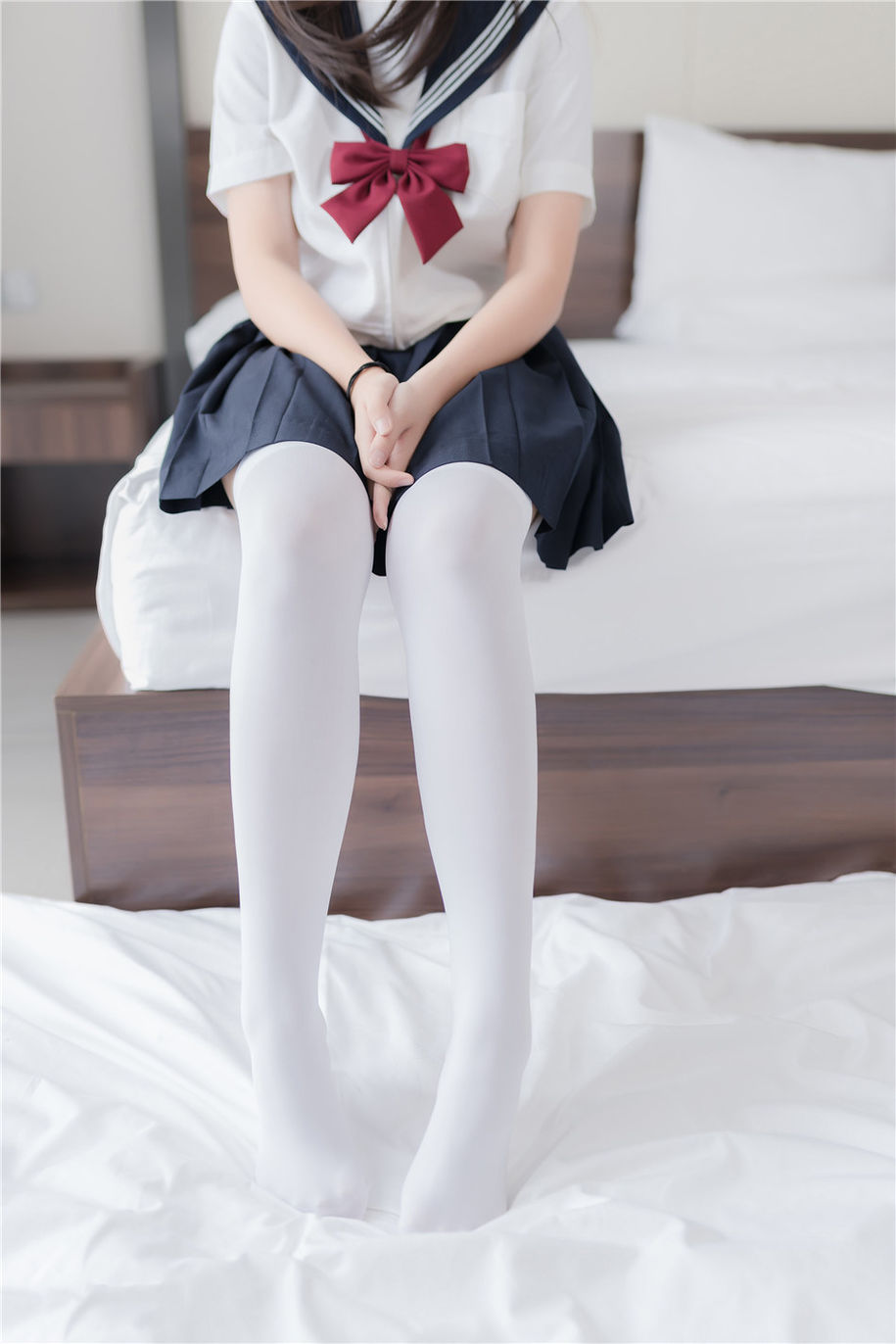 可爱美女jk制服白丝袜诱惑私房照(第31页)